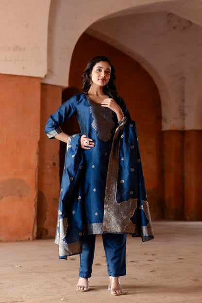 Luxury Soft Silk Kurti Ensemble Detailed in Jacquard with Full-Length Dupatta