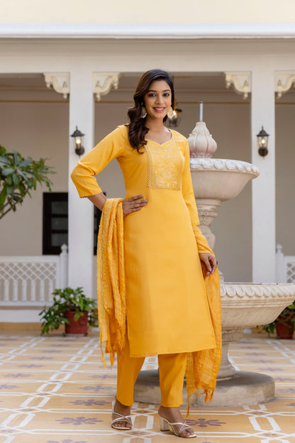 Luxury Silk Suit Set with Rich Jacquard Detailing & Feather-Light Dupatta