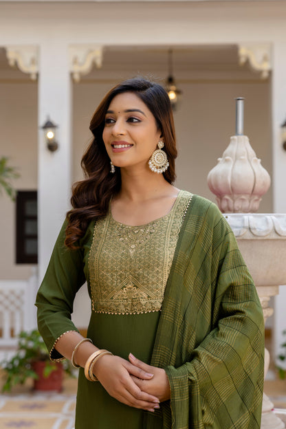 Roman Silk Jacquard Outfit Paired with Printed Organza Dupatta