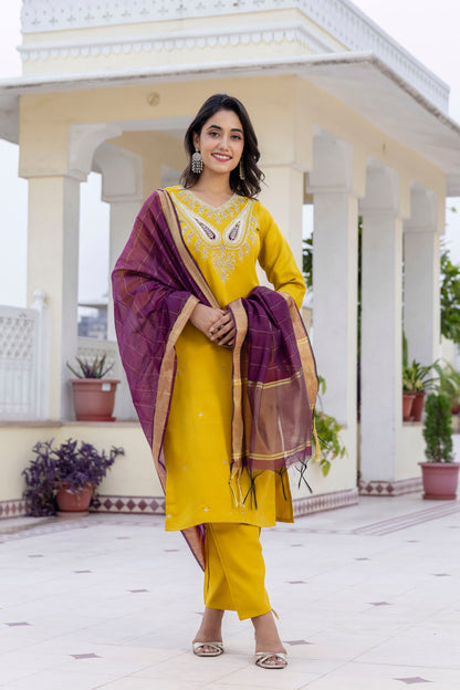 Sunshine Yellow Ethnic Set with Rich Chandery Dupatta Charm