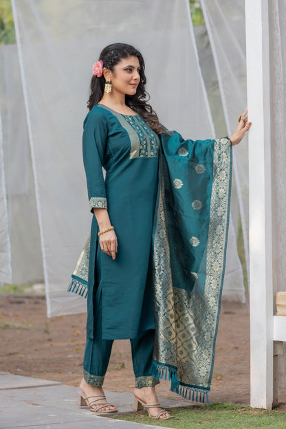 Stylish Jacquard Kurti Combo — Soft Rayon Slub Fabric & Full-Length Matching Dupatta