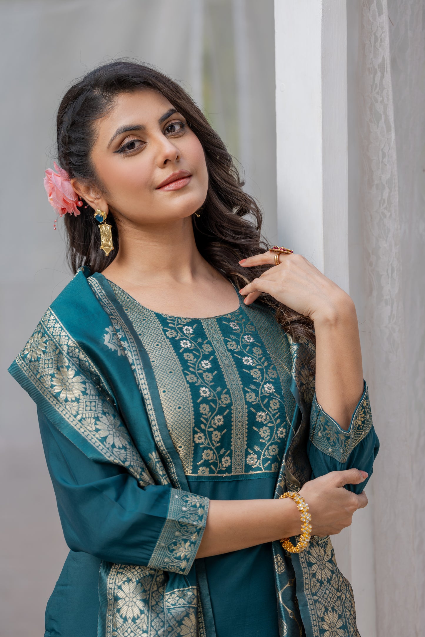 Stylish Jacquard Kurti Combo — Soft Rayon Slub Fabric & Full-Length Matching Dupatta